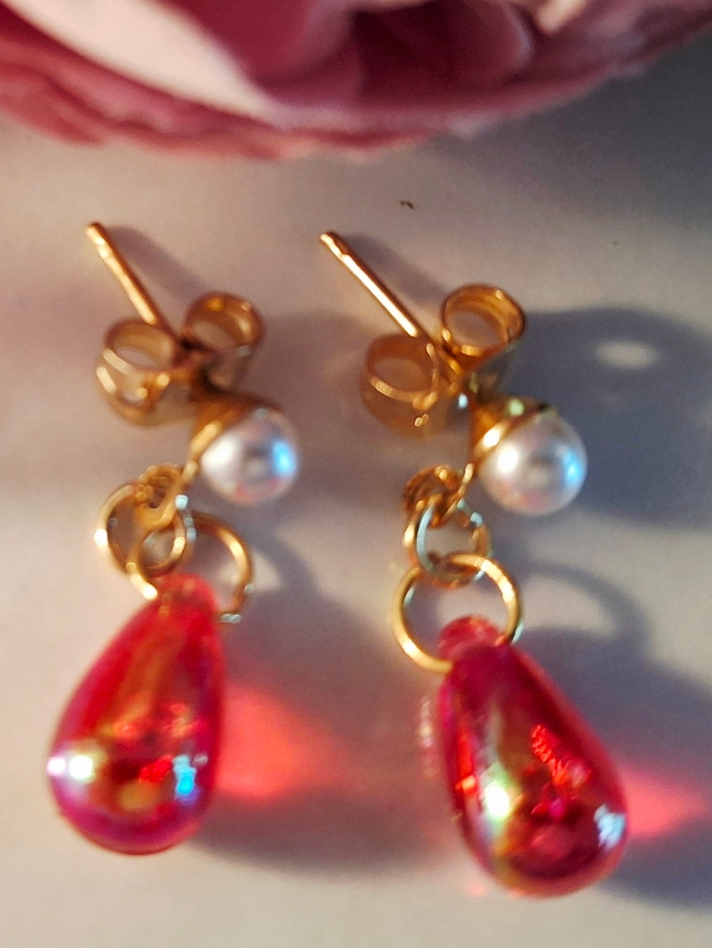 Vintage 80s ✨️💖Irridescent Pink Tear Drop Earrings